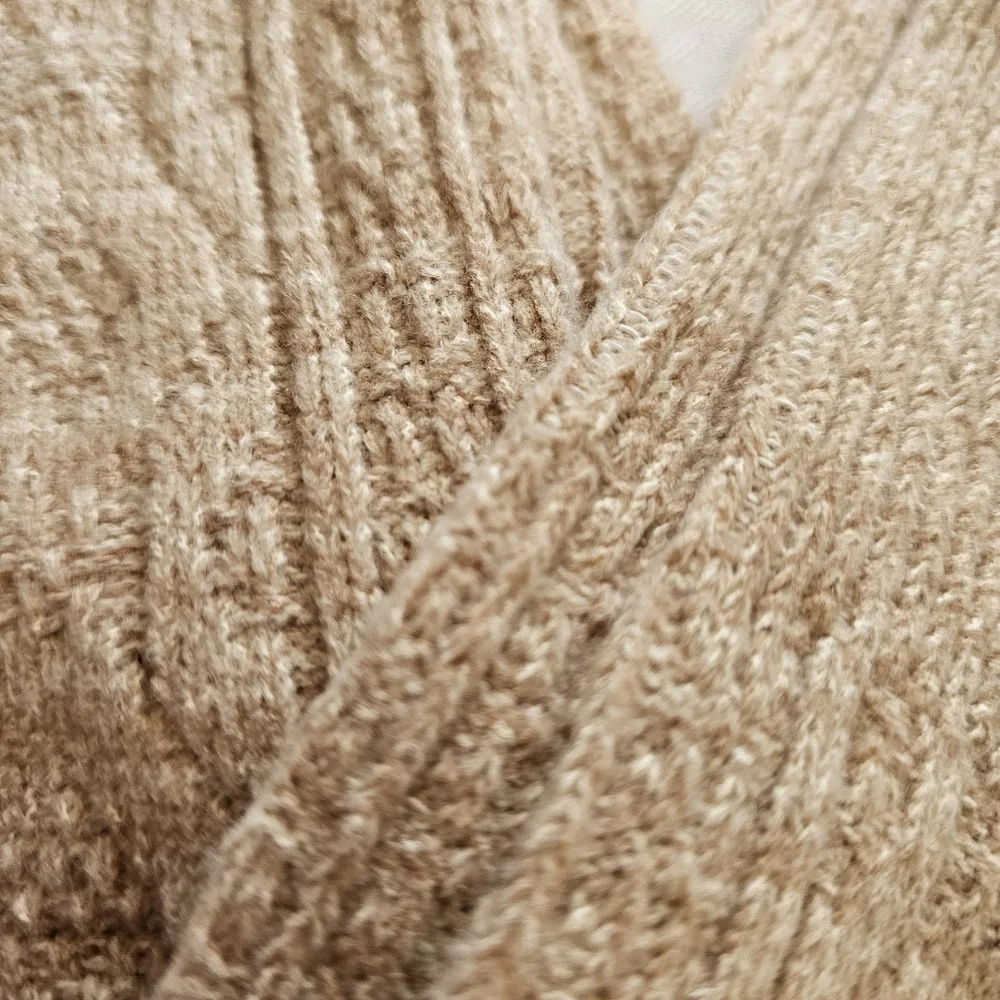 Pudus Lifestyle Co Beige Knit Sweater Socks Cozy Lounge 6–10‎ NWT